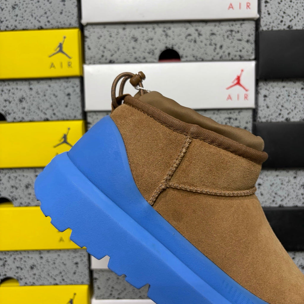 UGG Neumeel Deco Boot – Unisex Suede Ankle Boot with Lug Sole in Chestnut