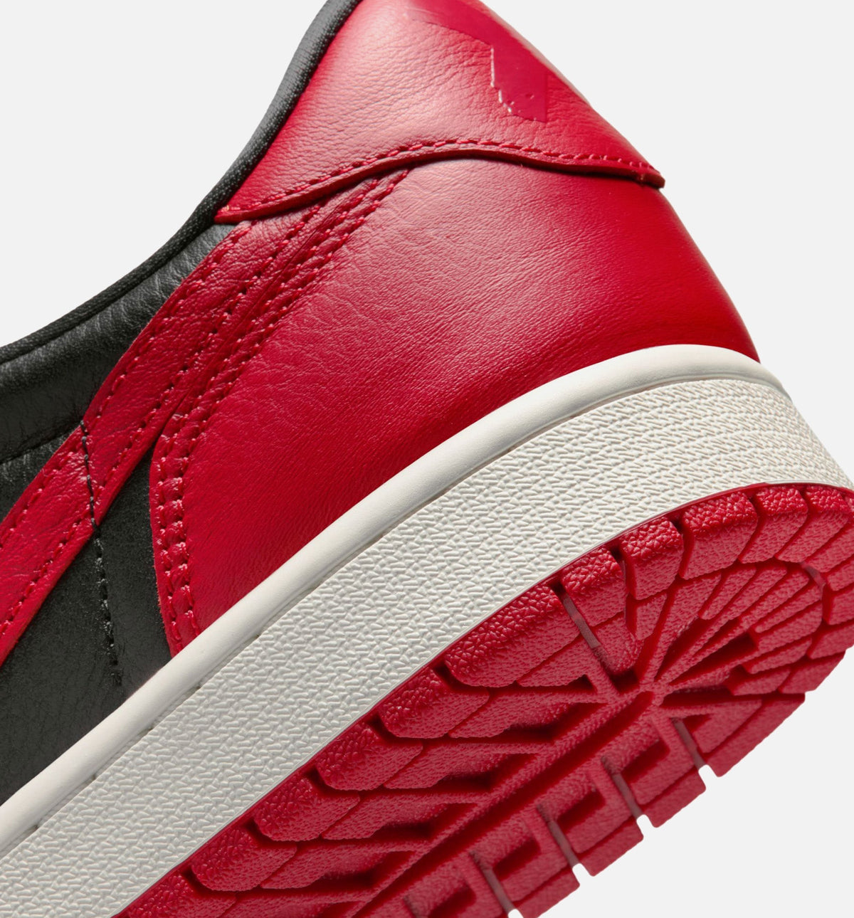 Air Jordan 1 Retro Low OG Banned – Men's Lifestyle Shoe | Black/Varsity Red/Summit White