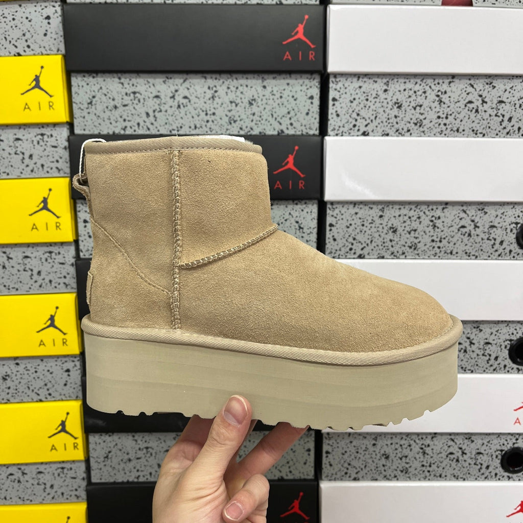 UGG Kallen Platform Ankle Boot – Suede Boot with Shearling Lining, Cord Lace Detail & Chunky Platform Sole in Mustard Seed