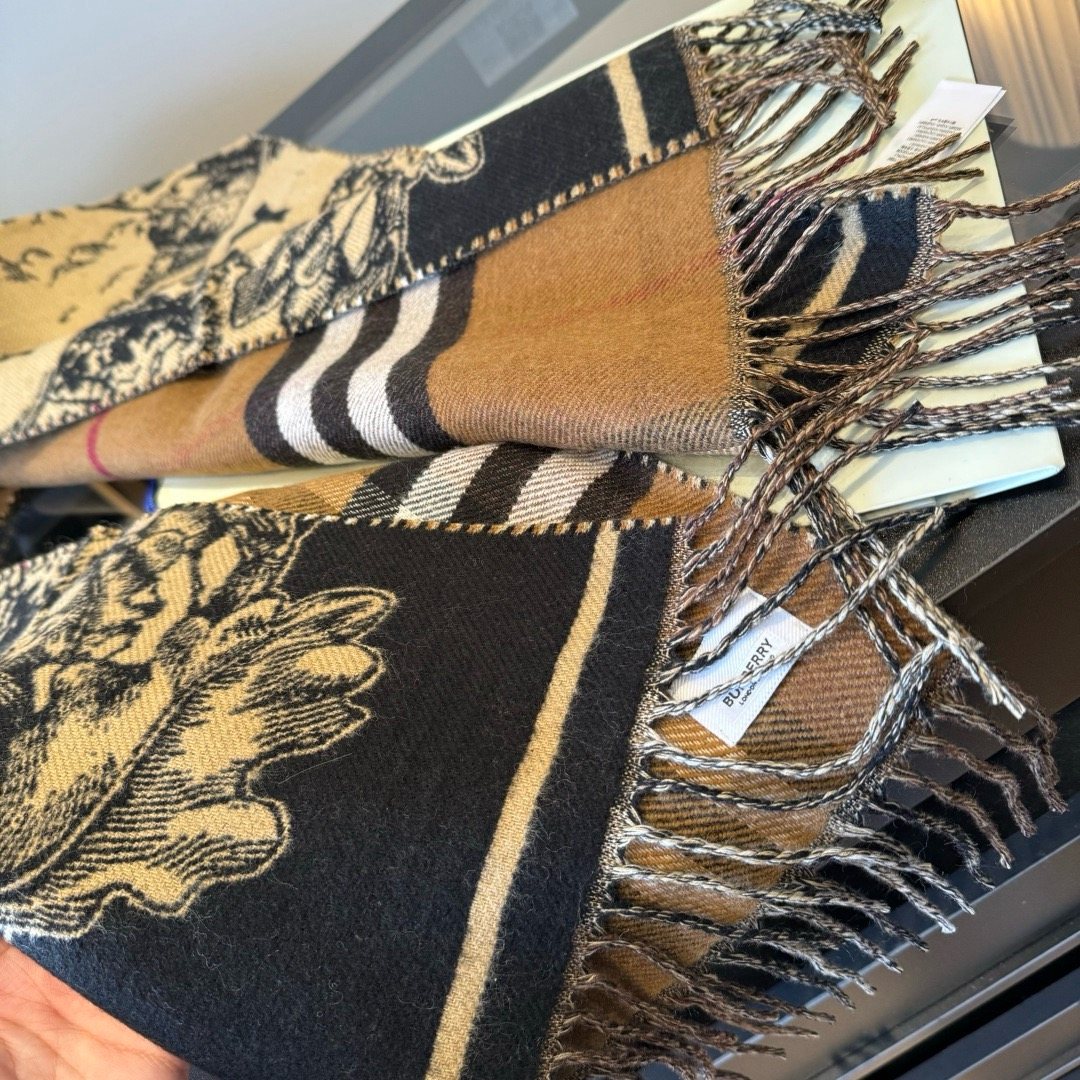 Burberry Equestrian Graphic Fringed Scarf