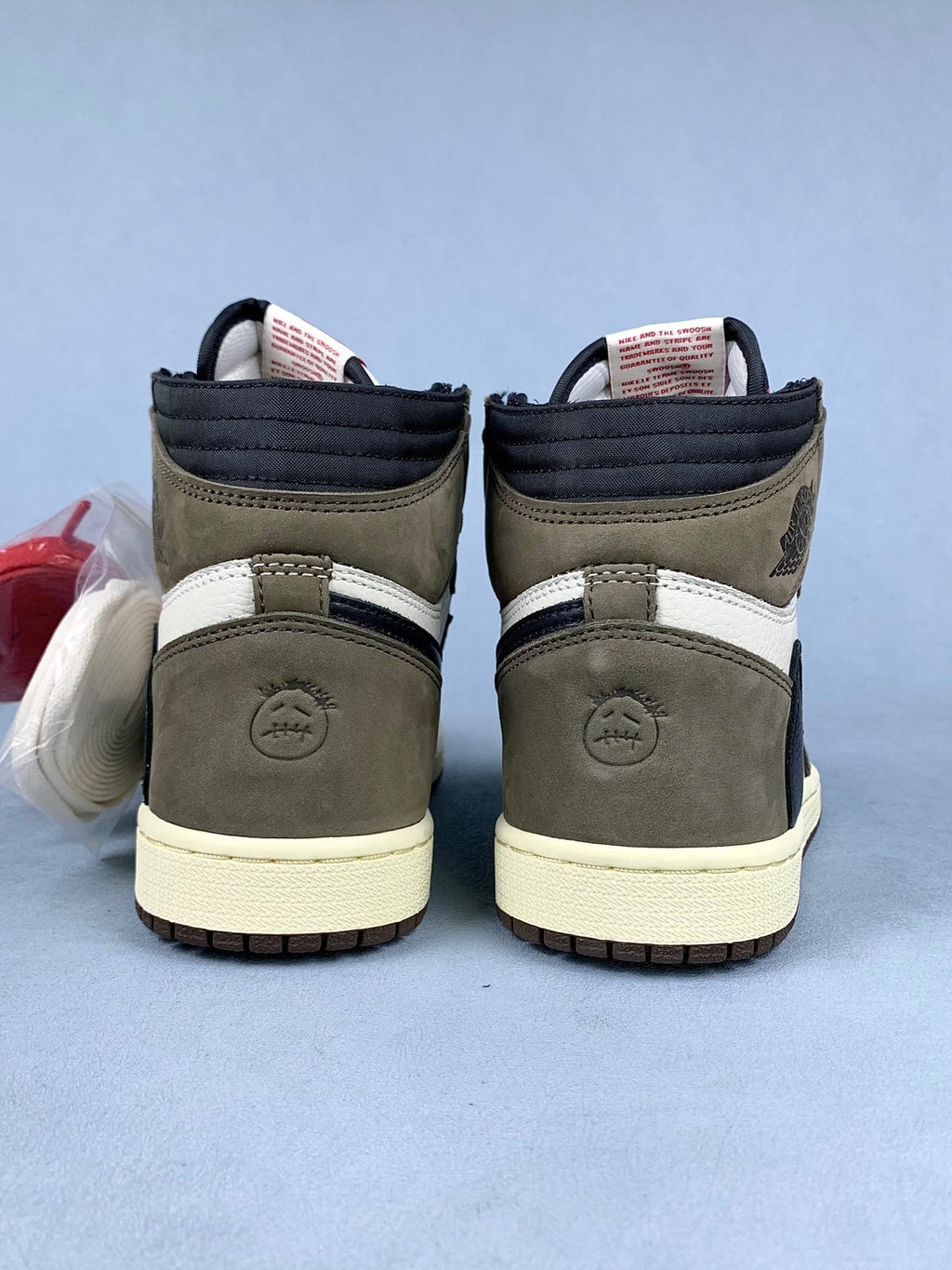 Air Jordan 1 High Mocha ts Unisex Sneakers CD4487-100